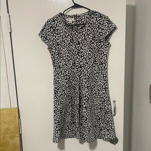 Jacklyn Smith Small Stylish Black and White Leopard Print Dress